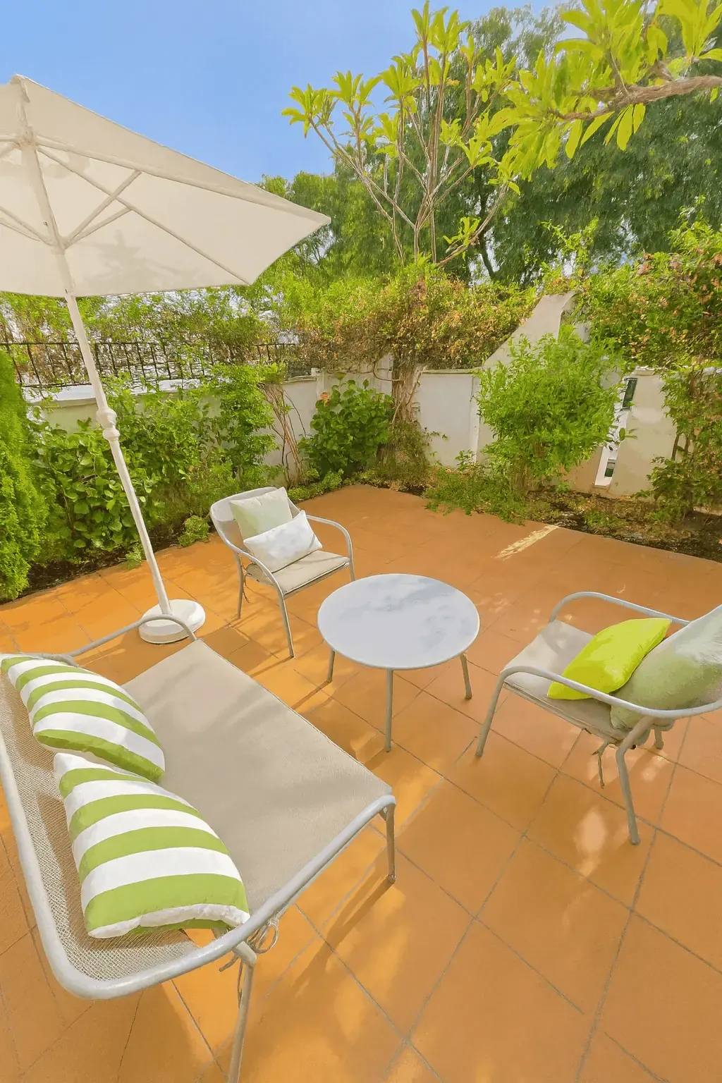 Sunny terrace in Los Naranjos de Marbella apartment